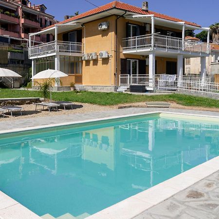 Il Gattino Di Porto - Apt 1 - Monolocale Veranda Piscina 因佩里亚 外观 照片