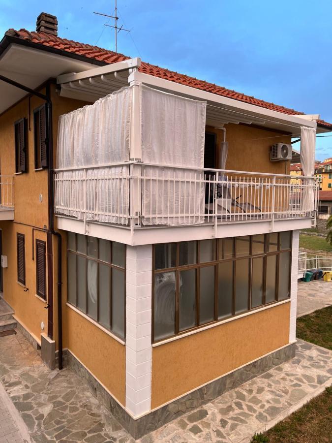 Il Gattino Di Porto - Apt 1 - Monolocale Veranda Piscina 因佩里亚 外观 照片