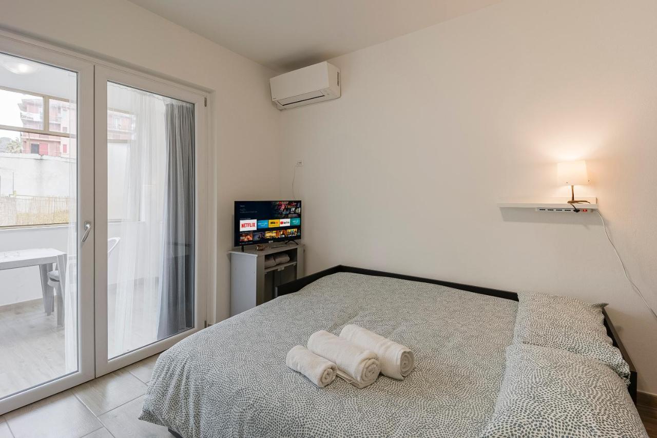 Il Gattino Di Porto - Apt 1 - Monolocale Veranda Piscina 因佩里亚 外观 照片