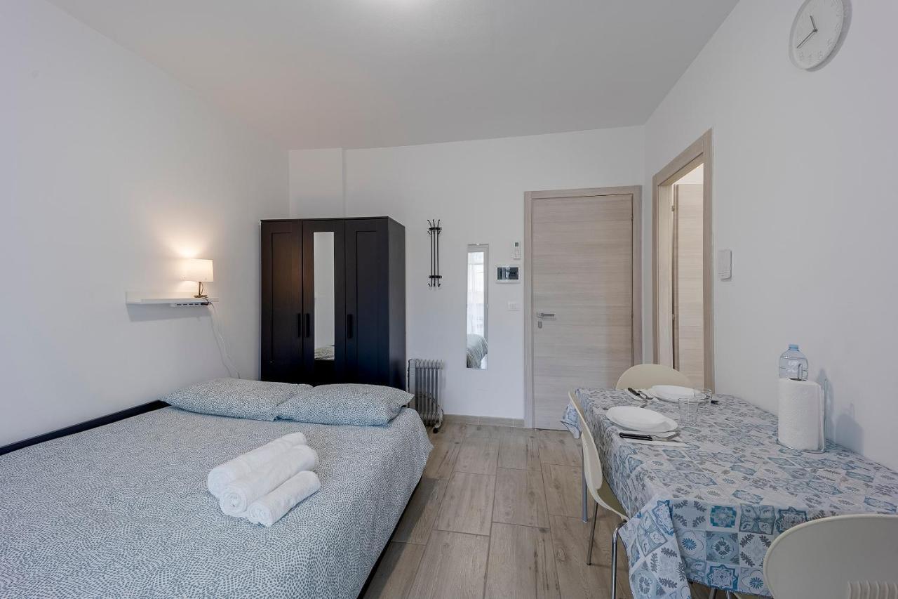 Il Gattino Di Porto - Apt 1 - Monolocale Veranda Piscina 因佩里亚 外观 照片