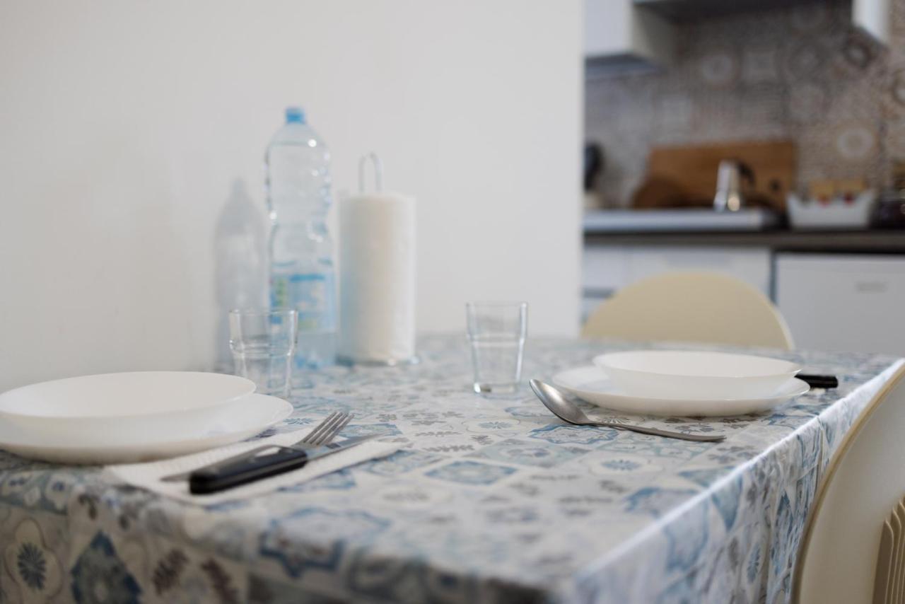Il Gattino Di Porto - Apt 1 - Monolocale Veranda Piscina 因佩里亚 外观 照片