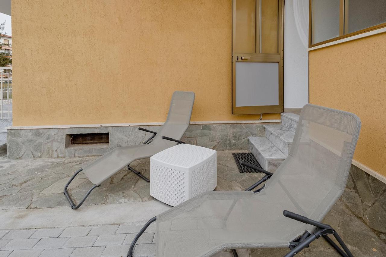 Il Gattino Di Porto - Apt 1 - Monolocale Veranda Piscina 因佩里亚 外观 照片