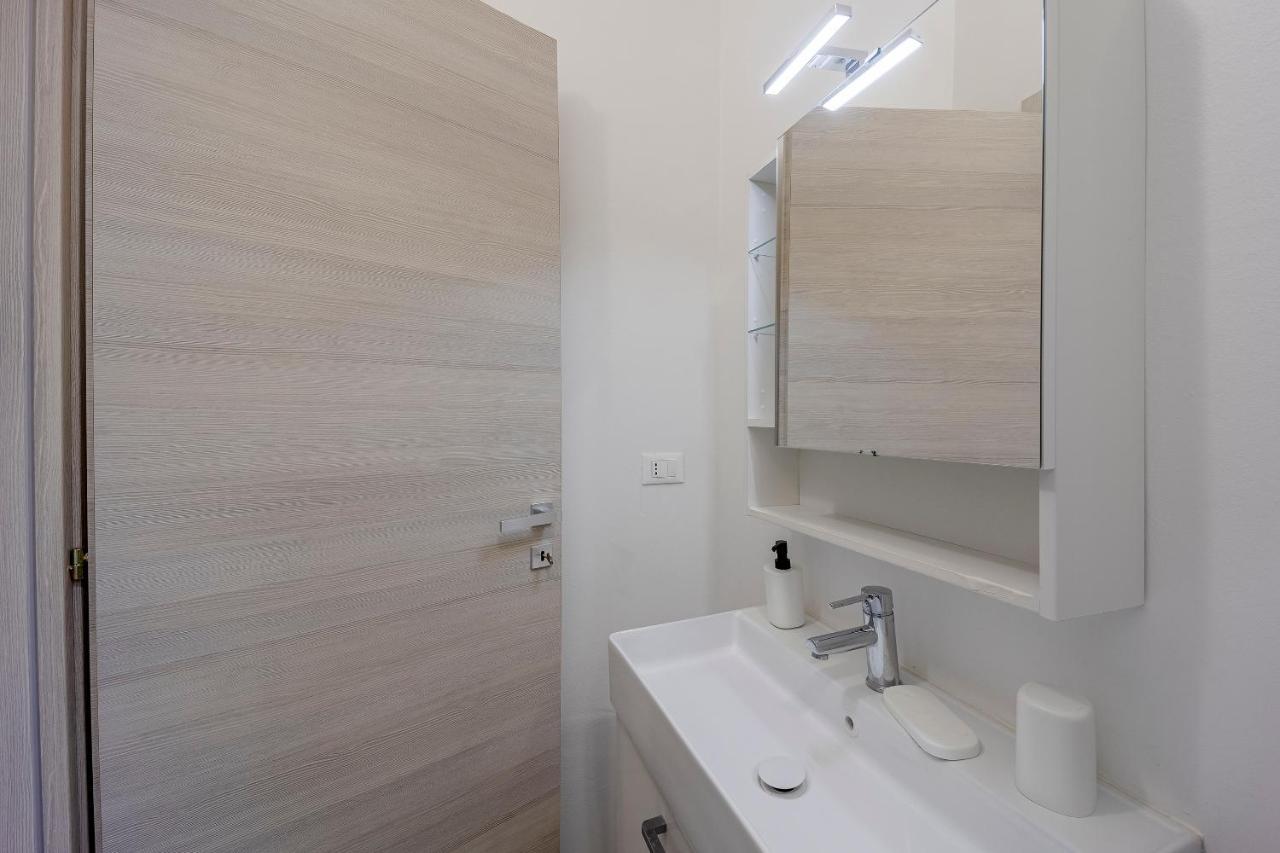 Il Gattino Di Porto - Apt 1 - Monolocale Veranda Piscina 因佩里亚 外观 照片