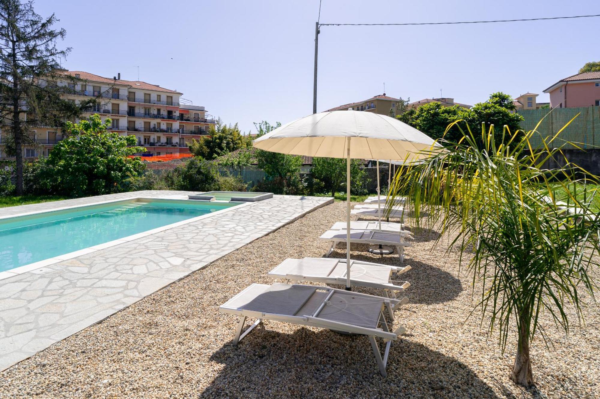 Il Gattino Di Porto - Apt 1 - Monolocale Veranda Piscina 因佩里亚 外观 照片
