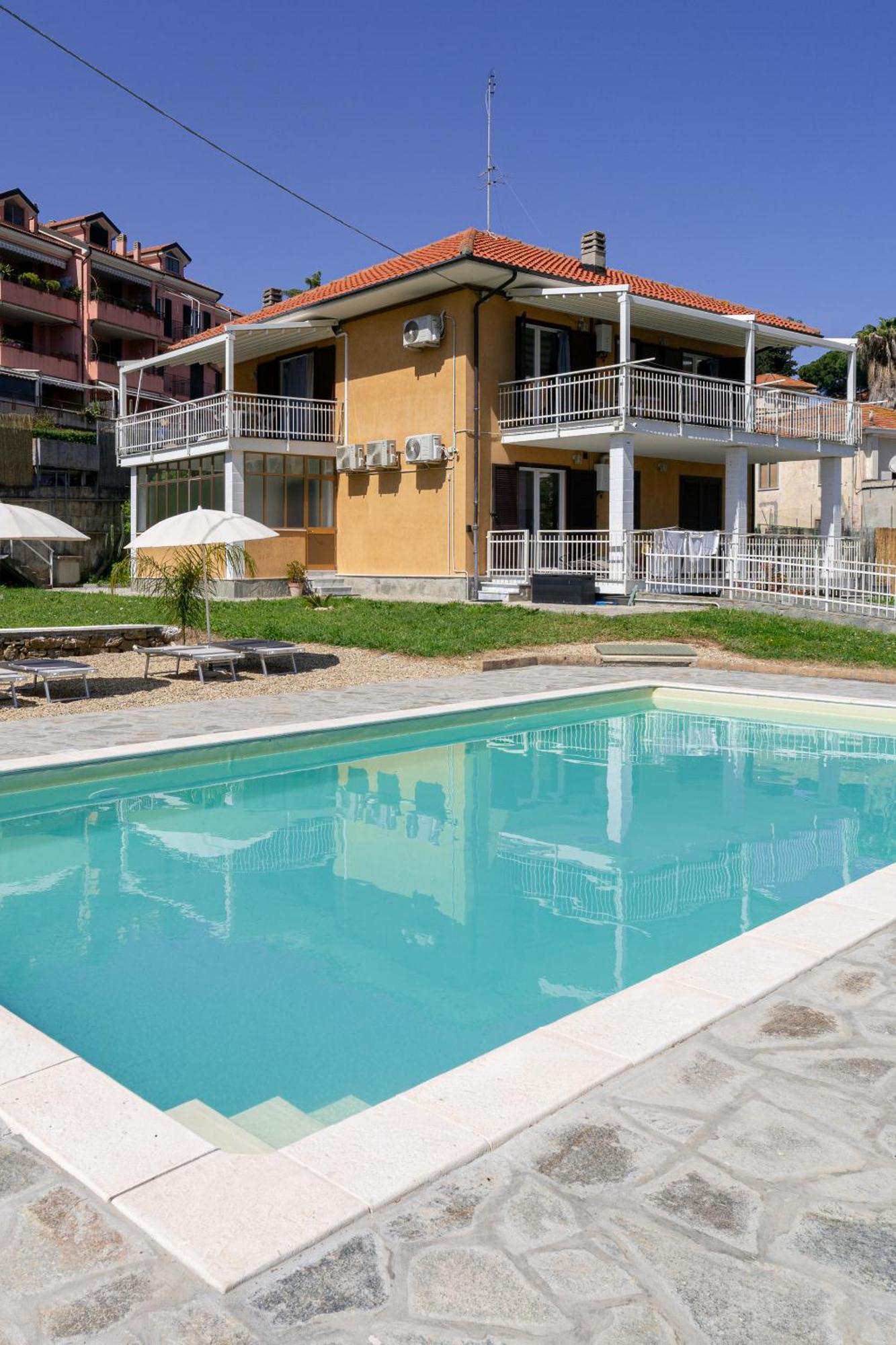Il Gattino Di Porto - Apt 1 - Monolocale Veranda Piscina 因佩里亚 外观 照片